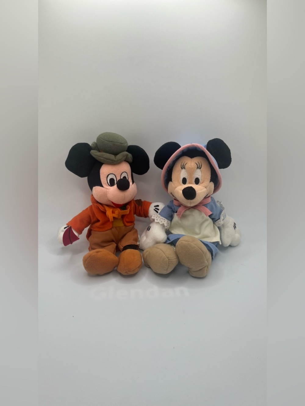 Disney Mickey & Minnie Plush Pair 9” - Bob Cratchit & Pionner Minnie OS - Picture 1 of 9